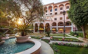 Dlf Club 5